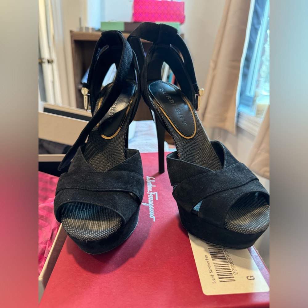 Burberry platform heels excellent condition